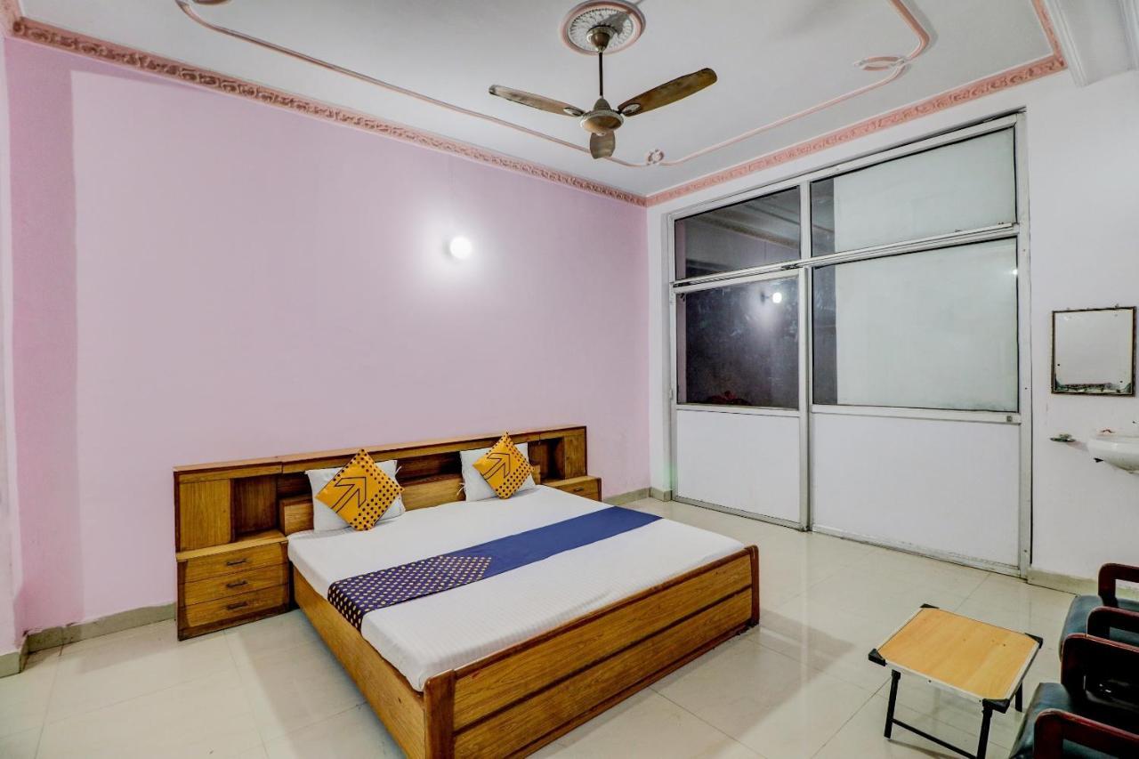 Hasanganj J C Guest House מראה חיצוני תמונה