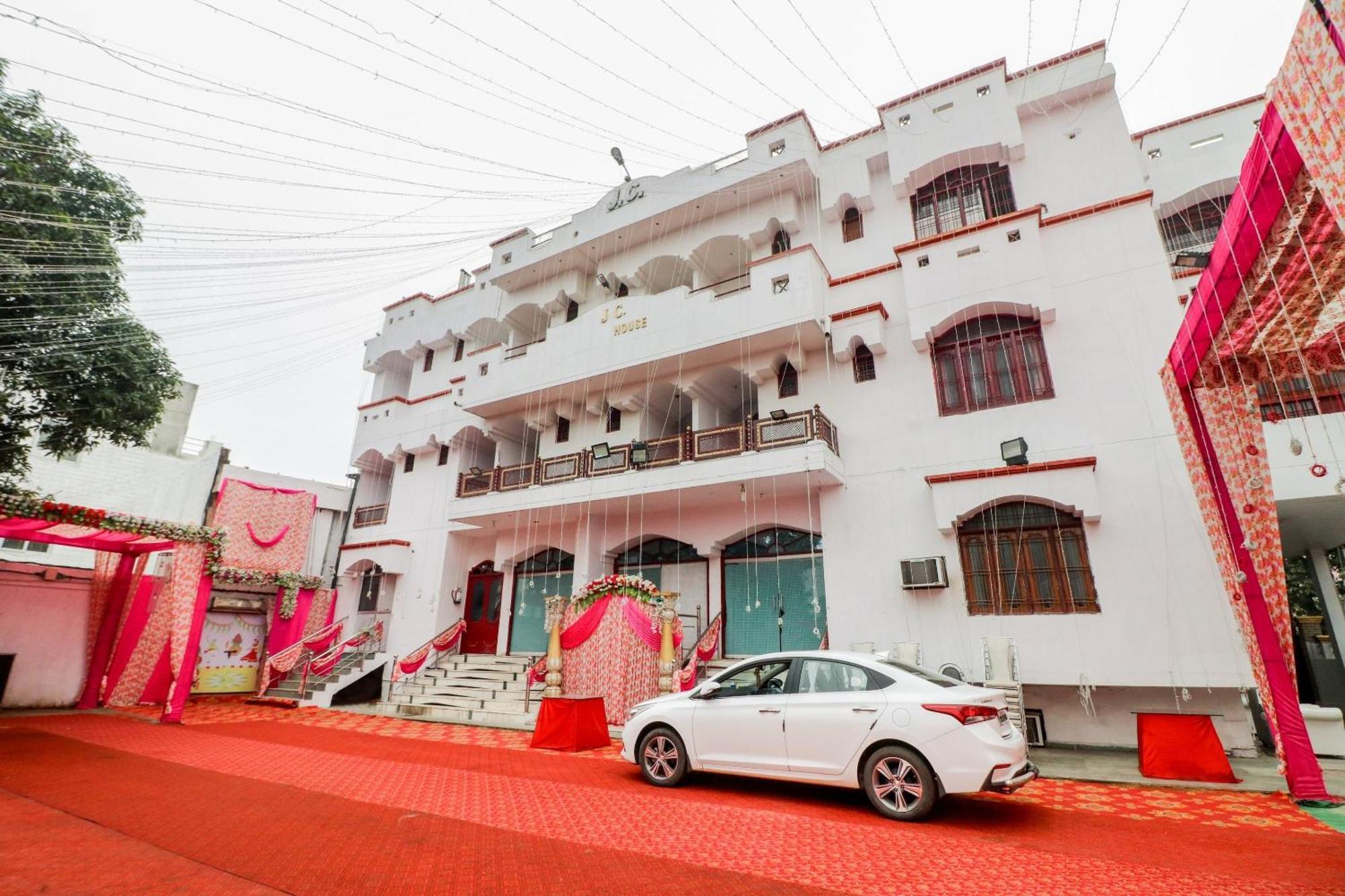 Hasanganj J C Guest House מראה חיצוני תמונה