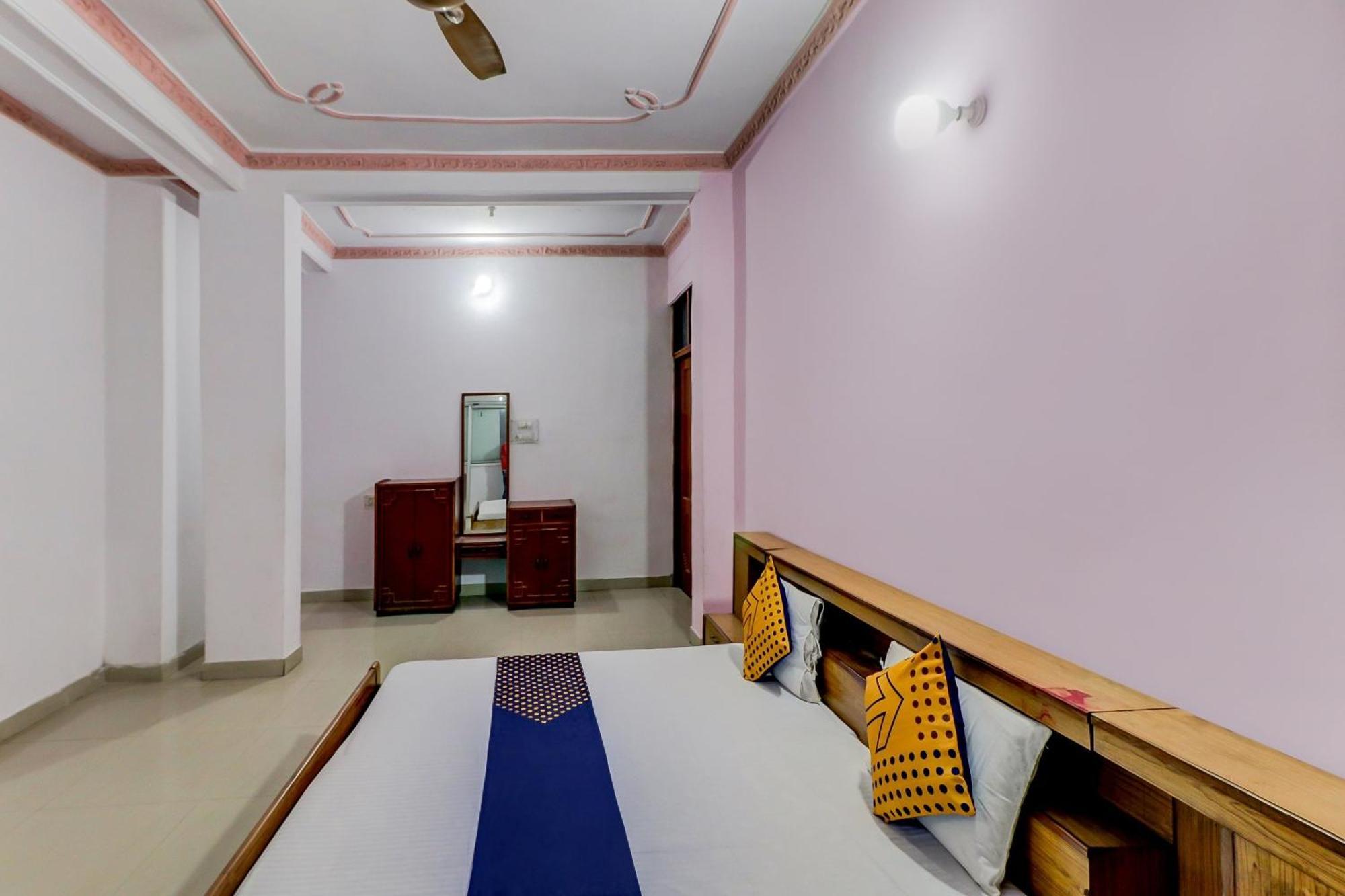 Hasanganj J C Guest House מראה חיצוני תמונה