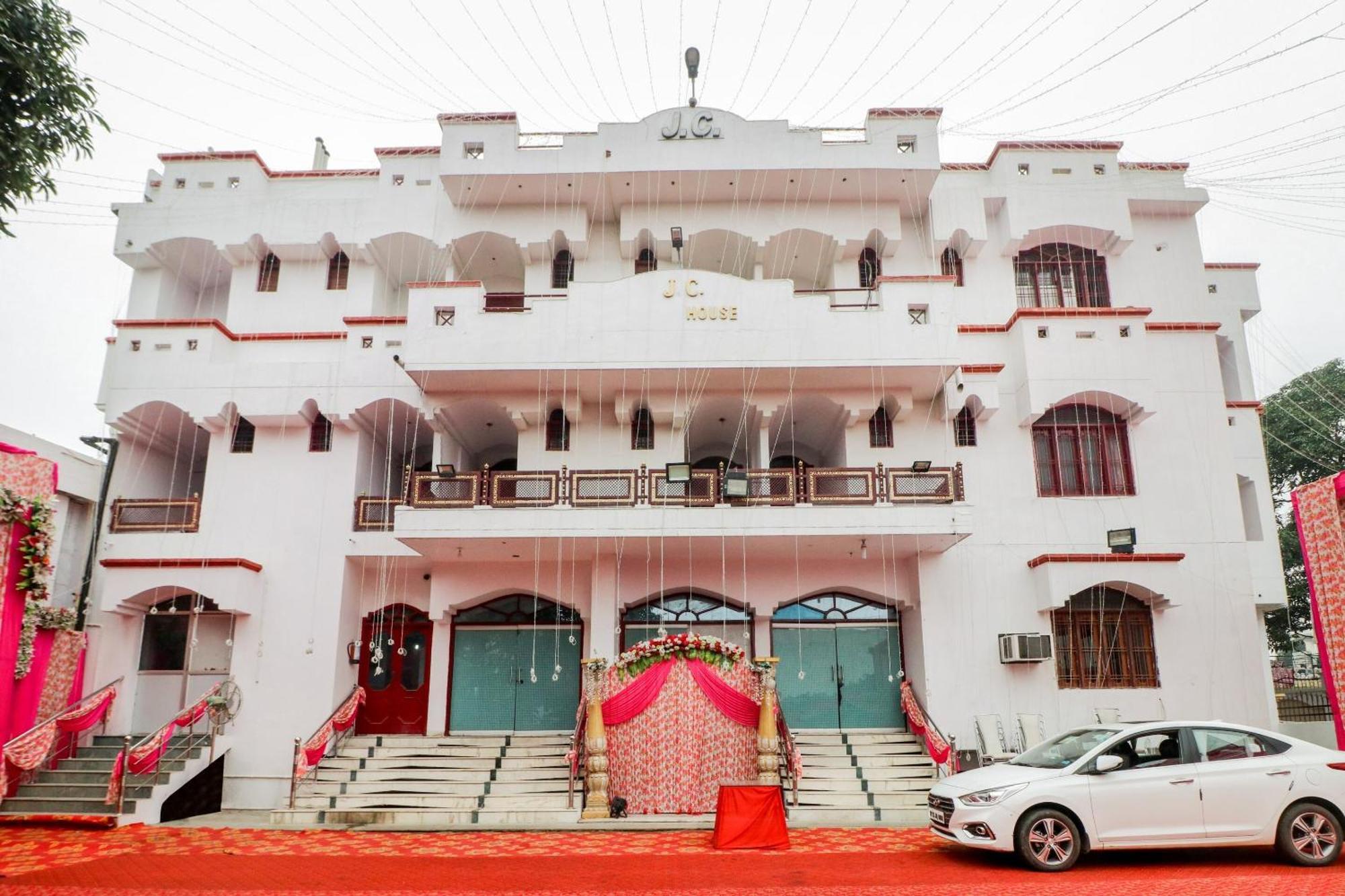 Hasanganj J C Guest House מראה חיצוני תמונה