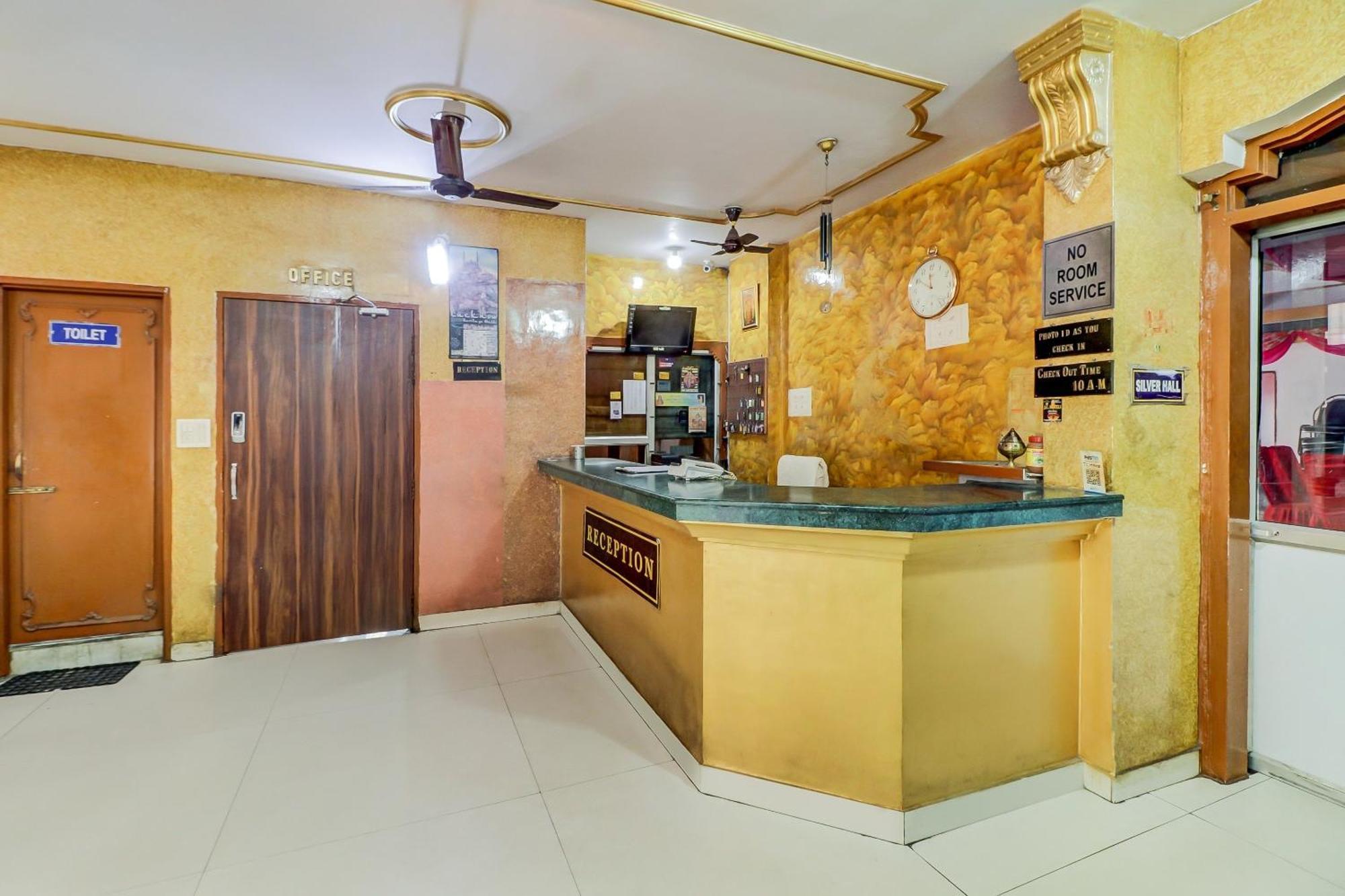 Hasanganj J C Guest House מראה חיצוני תמונה